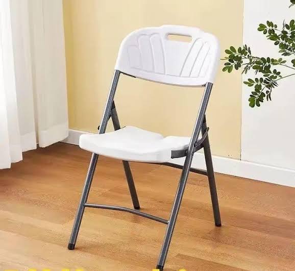 CHAISE PLASTIQUE PLIABLE